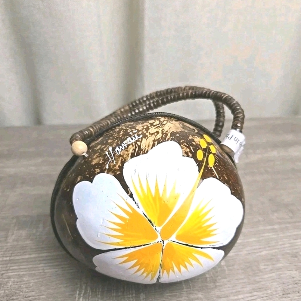 Coconut Shell Hawaiian Hand Painted Purse Yellow Hibiscus Small New - Picture 5 of 8